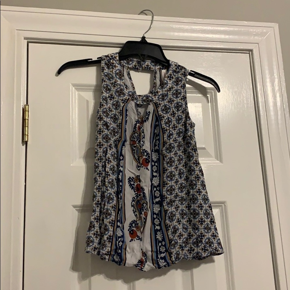 Sleeveless blouse